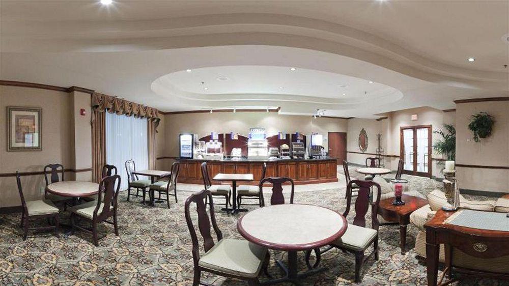 Hotel Express & Hwy 270 By Ihg 3*