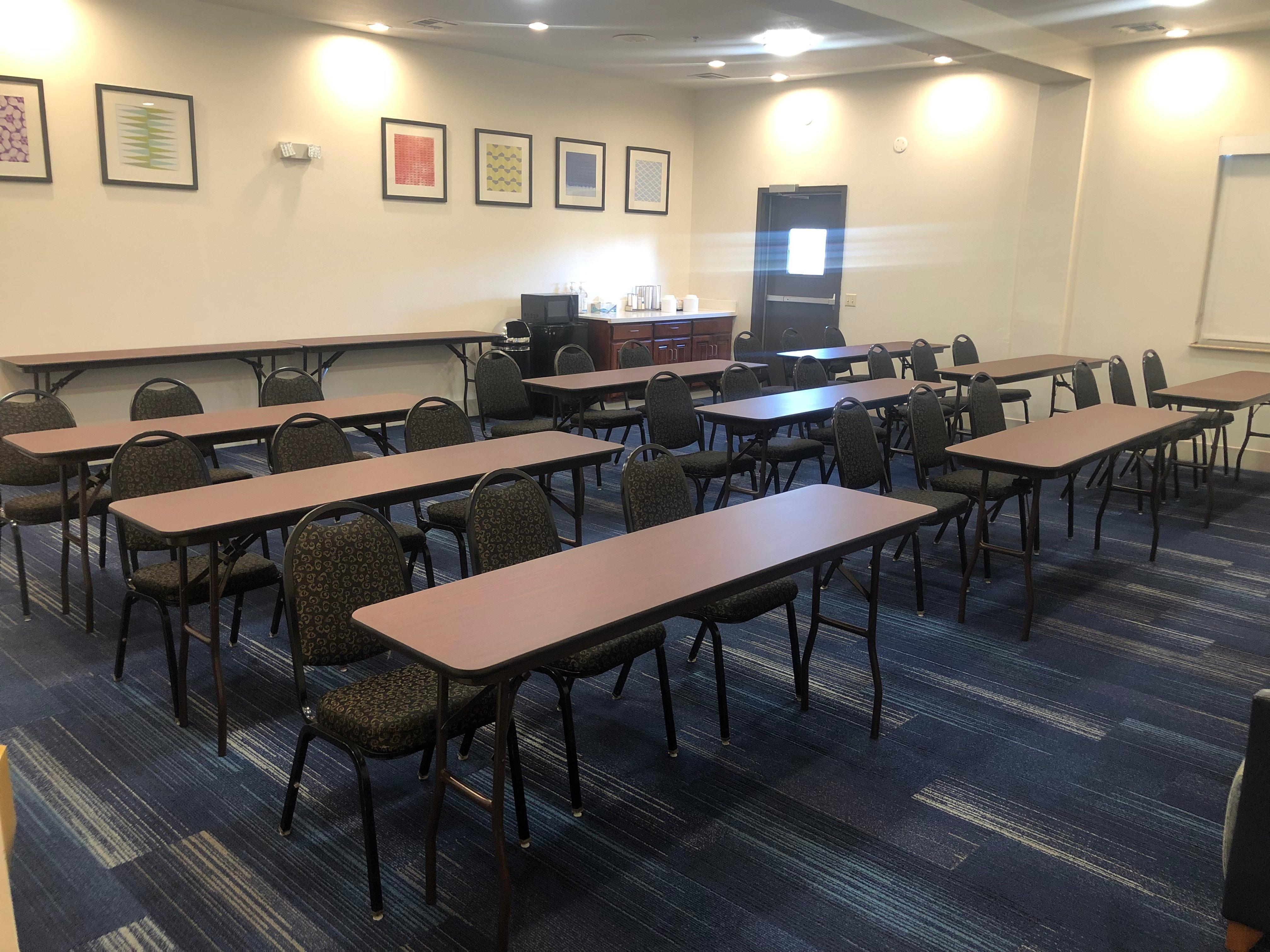 Hotel Express & Hwy 270 By Ihg Woodward