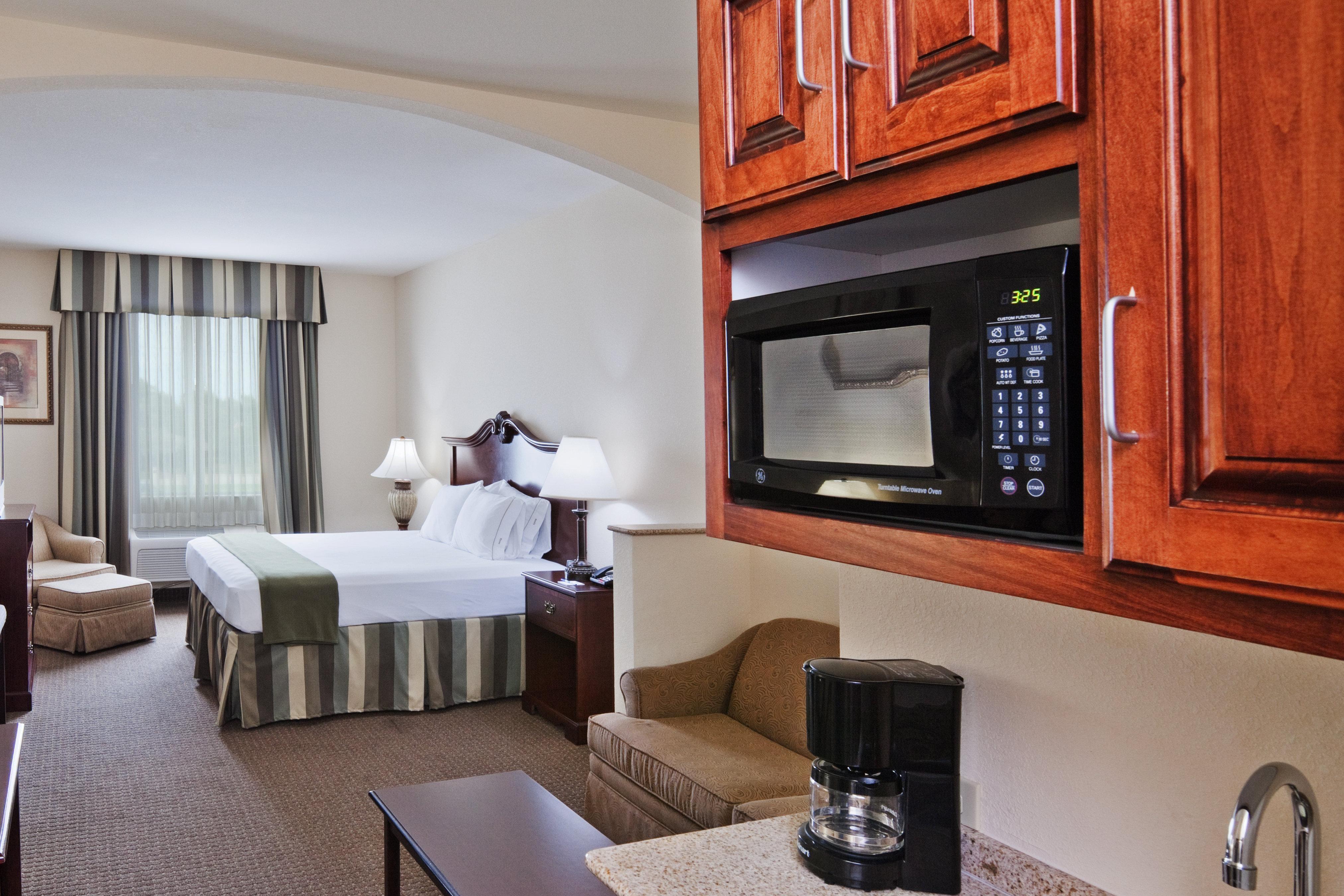 Express & Hwy 270 By Ihg