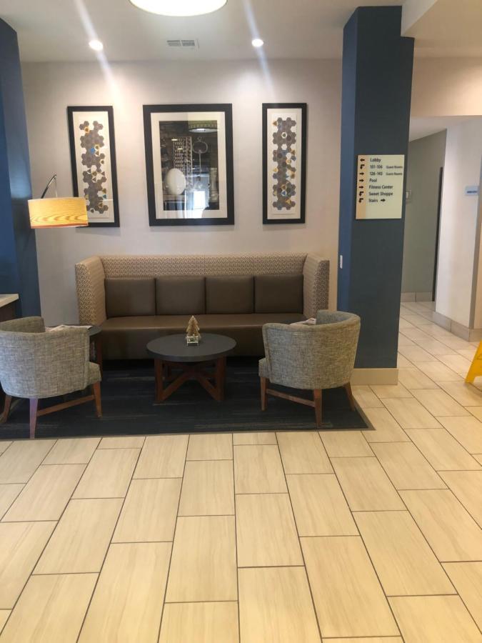 Hotel Express & Hwy 270 By Ihg