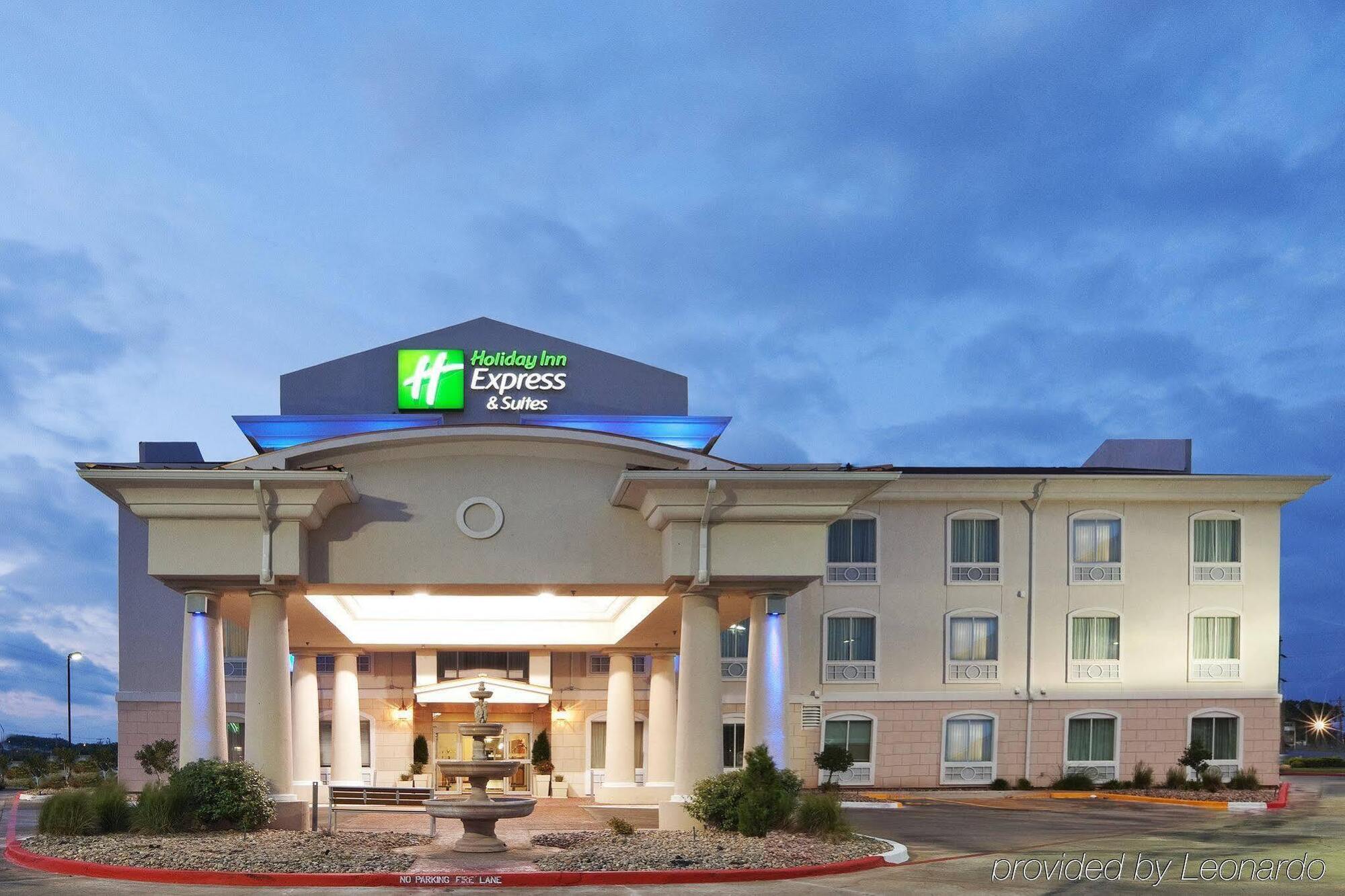 Hotel Express & Hwy 270 By Ihg Woodward
